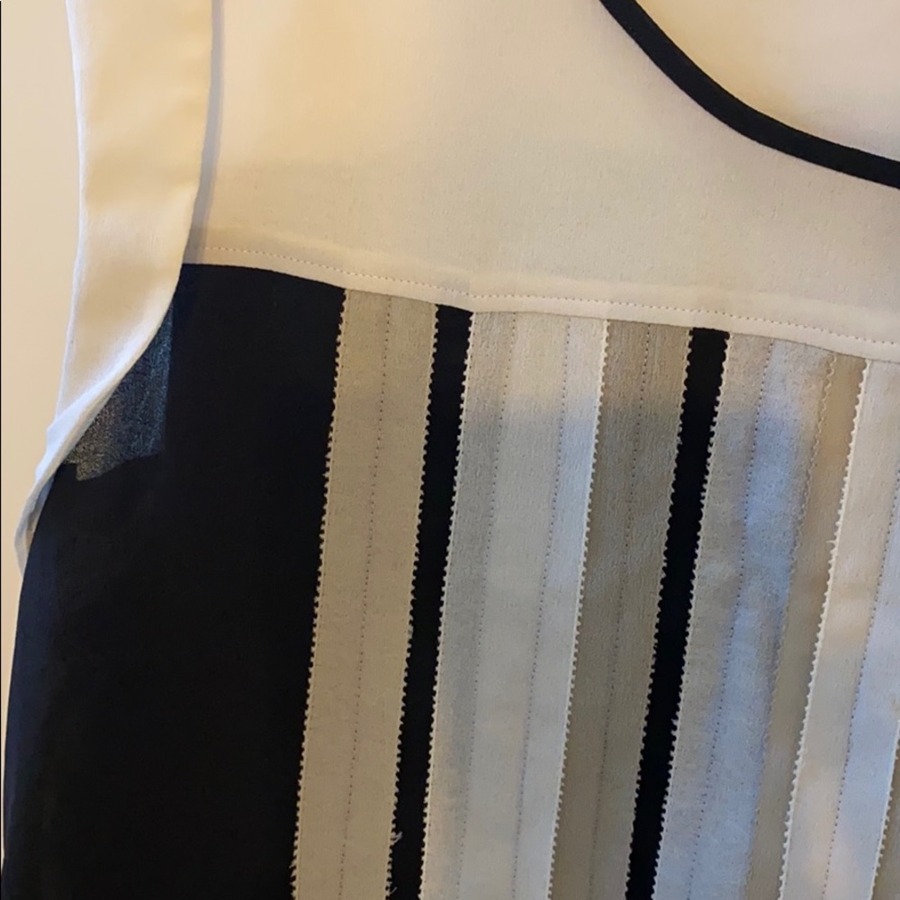 Blouse - Picture 2 of 3